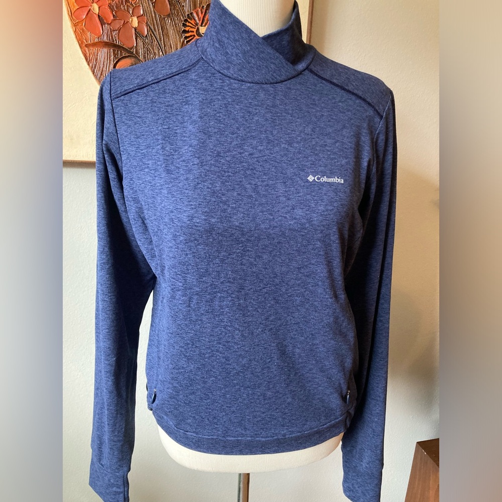 Columbia Weekend Adventure Pullover in Blue-Medium